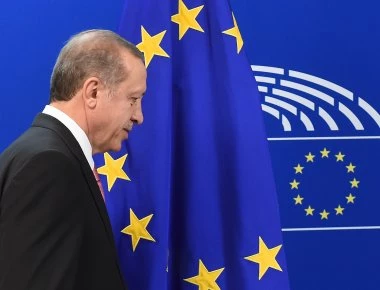 Με «άγριες» διαθέσεις πάει ο Ερντογάν στη Βάρνα για συνάντηση με ΕΕ: «Κανείς δεν παίζει με την Τουρκία»!